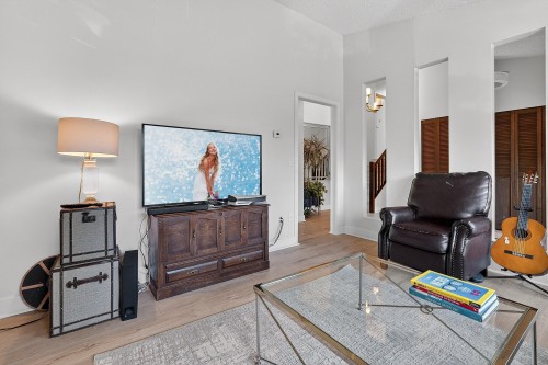 1838 Harbour Drive, Coquitlam, BC - Indoor Photo Showing Living Room
