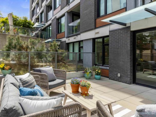 301-210 5Th Avenue E, Vancouver, BC - Outdoor With Deck Patio Veranda With Exterior