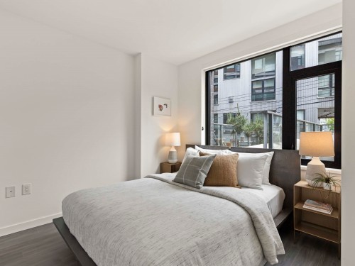 301-210 5Th Avenue E, Vancouver, BC - Indoor Photo Showing Bedroom
