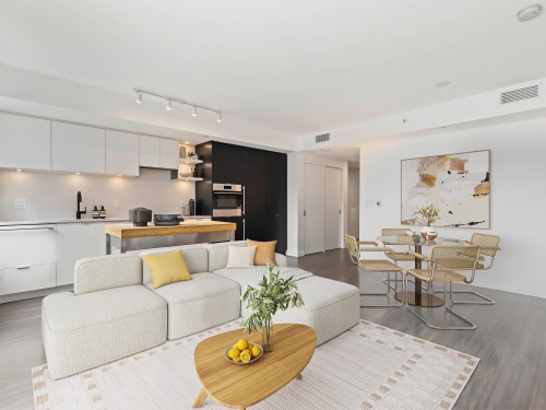 301-210 5Th Avenue E, Vancouver, BC - Indoor Photo Showing Living Room