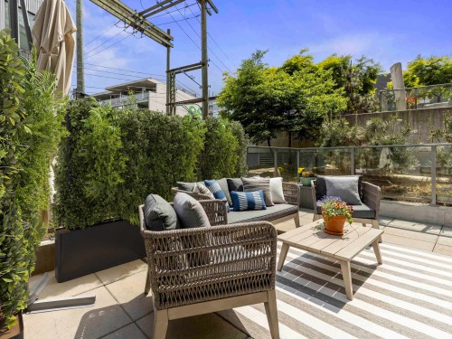 301-210 5Th Avenue E, Vancouver, BC - Outdoor With Deck Patio Veranda With Exterior