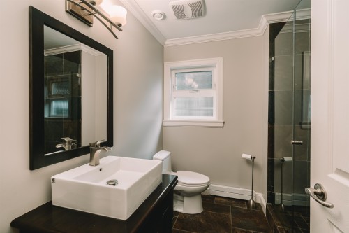 1845 Harbour Street, Port Coquitlam, BC - Indoor Photo Showing Bathroom