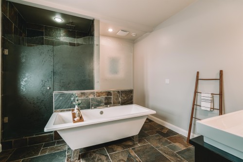 1845 Harbour Street, Port Coquitlam, BC - Indoor Photo Showing Bathroom