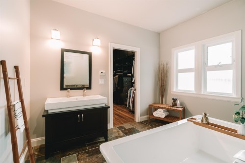 1845 Harbour Street, Port Coquitlam, BC - Indoor Photo Showing Bathroom