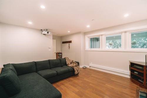 1845 Harbour Street, Port Coquitlam, BC - Indoor Photo Showing Living Room