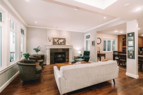 1845 Harbour Street, Port Coquitlam, BC - Indoor Photo Showing Living Room With Fireplace