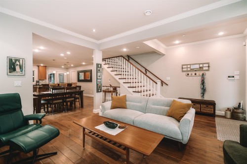 1845 Harbour Street, Port Coquitlam, BC - Indoor Photo Showing Living Room