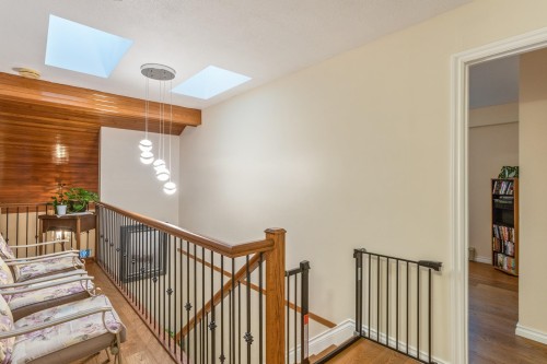 4729 Canada Way, Burnaby, BC - Indoor Photo Showing Other Room