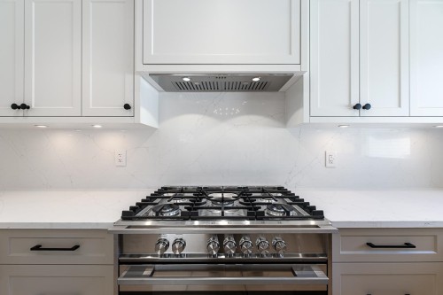 4945 44 Avenue, Delta, BC - Indoor Photo Showing Kitchen