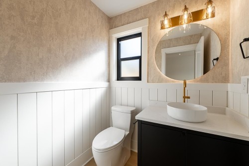4945 44 Avenue, Delta, BC - Indoor Photo Showing Bathroom