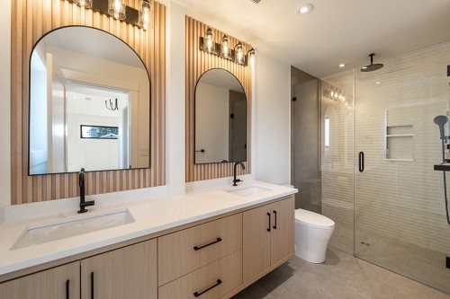 4945 44 Avenue, Delta, BC - Indoor Photo Showing Bathroom