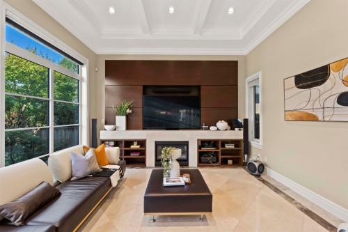 4333 Townley Street, Vancouver, BC - Indoor Photo Showing Other Room With Fireplace