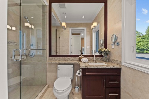 4333 Townley Street, Vancouver, BC - Indoor Photo Showing Bathroom