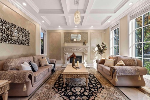 4333 Townley Street, Vancouver, BC - Indoor Photo Showing Living Room With Fireplace