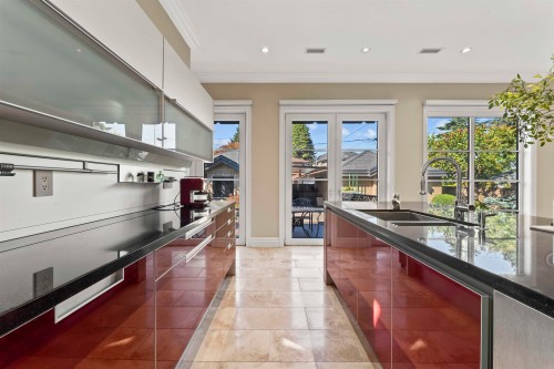 4333 Townley Street, Vancouver, BC - Indoor Photo Showing Kitchen With Double Sink