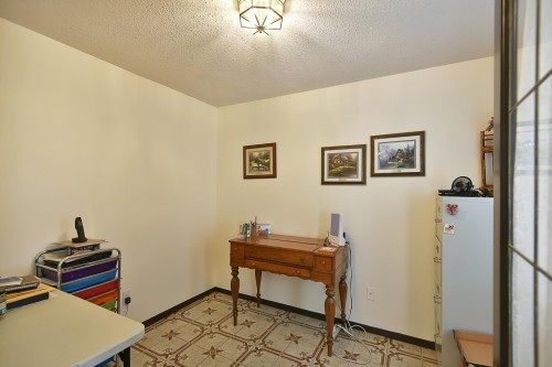 6450 Jasper Road, Sechelt, BC - Indoor Photo Showing Other Room