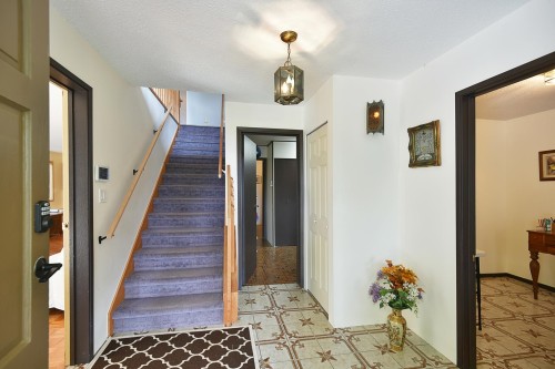 6450 Jasper Road, Sechelt, BC - Indoor Photo Showing Other Room