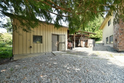 6450 Jasper Road, Sechelt, BC - Outdoor