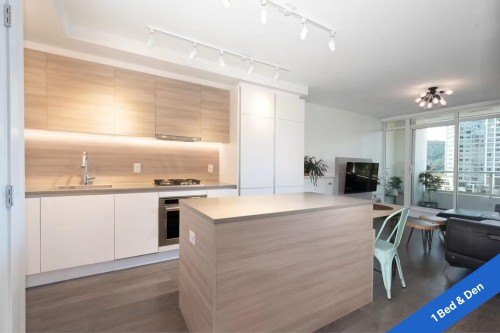 610-657 Whiting Way, Coquitlam, BC - Indoor Photo Showing Kitchen
