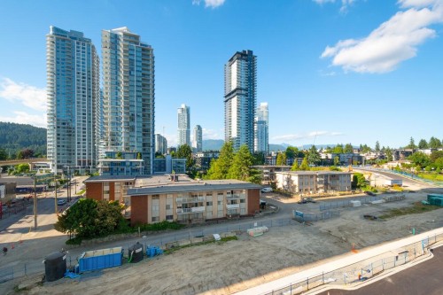 610-657 Whiting Way, Coquitlam, BC - Outdoor With Facade