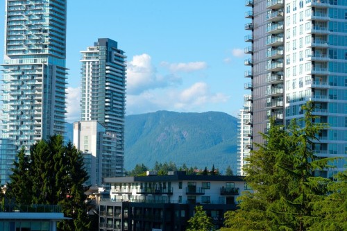 610-657 Whiting Way, Coquitlam, BC - Outdoor With Balcony With Facade