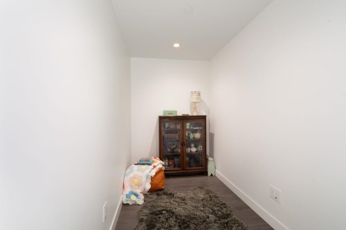 610-657 Whiting Way, Coquitlam, BC - Indoor Photo Showing Other Room