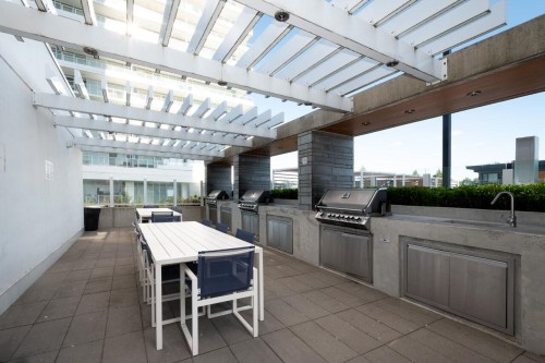 610-657 Whiting Way, Coquitlam, BC - Outdoor With Exterior