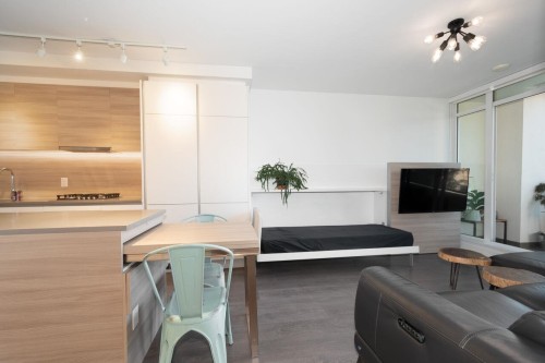 610-657 Whiting Way, Coquitlam, BC - Indoor