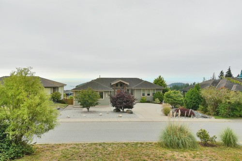 6216 Oracle Road, Sechelt, BC - Outdoor
