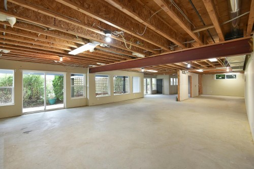 6216 Oracle Road, Sechelt, BC - Indoor Photo Showing Basement
