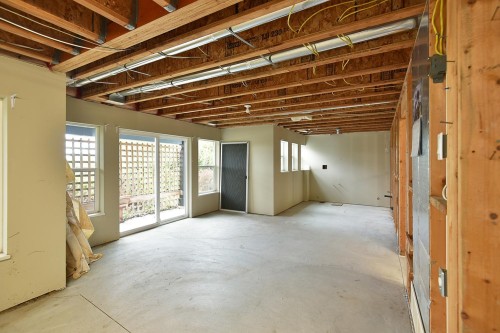6216 Oracle Road, Sechelt, BC - Indoor