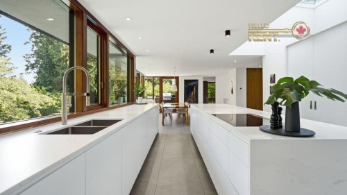 6510 Madrona Crescent, West Vancouver, BC - Indoor Photo Showing Kitchen With Double Sink