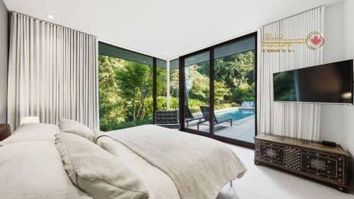 6510 Madrona Crescent, West Vancouver, BC - Indoor Photo Showing Bedroom