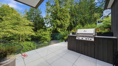 6510 Madrona Crescent, West Vancouver, BC - Outdoor