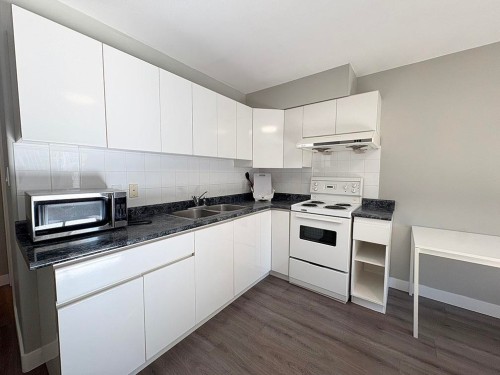 7210 Frances Street , Burnaby, BC V5A 1H1 2