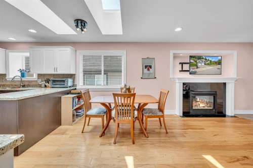 3017 Maplewood Court, Coquitlam, BC - Indoor With Fireplace