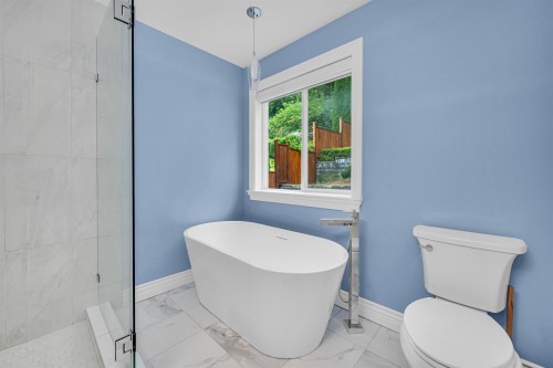 3017 Maplewood Court, Coquitlam, BC - Indoor Photo Showing Bathroom