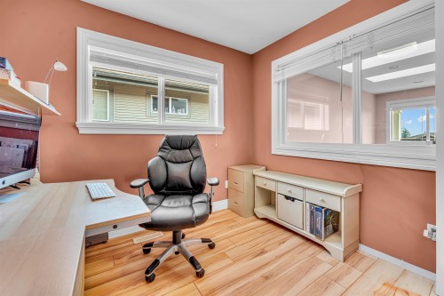 3017 Maplewood Court, Coquitlam, BC - Indoor Photo Showing Office