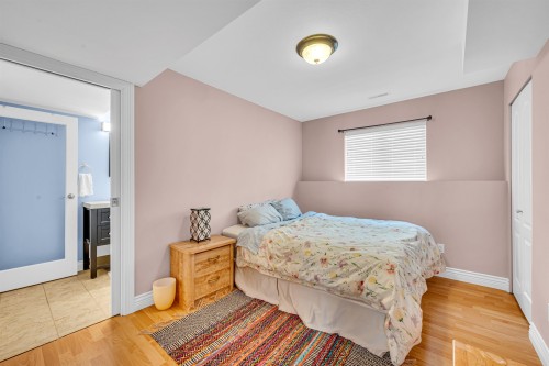 3017 Maplewood Court, Coquitlam, BC - Indoor Photo Showing Bedroom