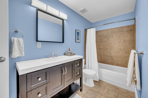 3017 Maplewood Court, Coquitlam, BC - Indoor Photo Showing Bathroom