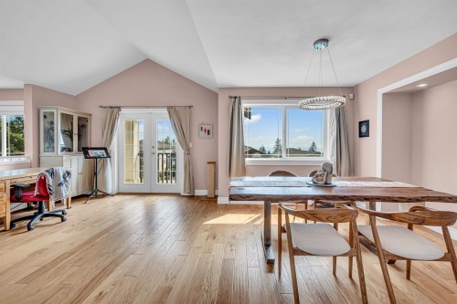 3017 Maplewood Court, Coquitlam, BC - Indoor Photo Showing Dining Room