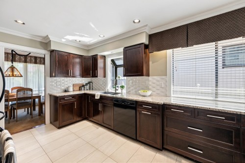 928 Merritt Street, Coquitlam, BC - Indoor Photo Showing Kitchen With Double Sink With Upgraded Kitchen