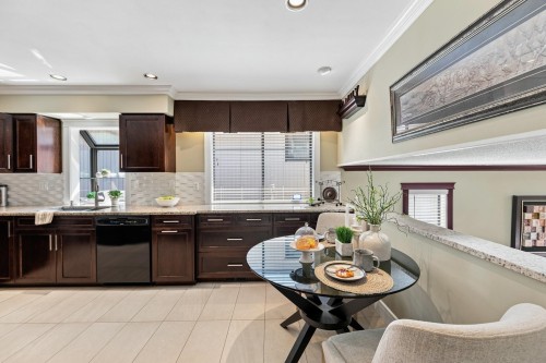 928 Merritt Street, Coquitlam, BC - Indoor Photo Showing Kitchen