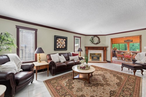928 Merritt Street, Coquitlam, BC - Indoor Photo Showing Living Room With Fireplace