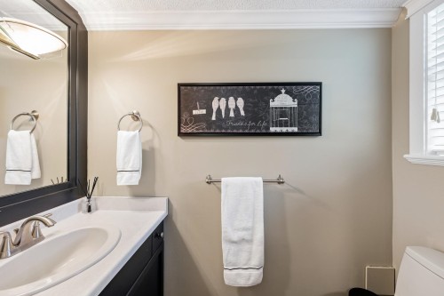 928 Merritt Street, Coquitlam, BC - Indoor Photo Showing Bathroom