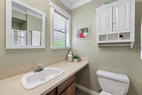 928 Merritt Street, Coquitlam, BC - Indoor Photo Showing Bathroom
