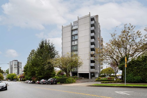 301-1930 Bellevue Avenue  West Vancouver, BC V7V 1B5