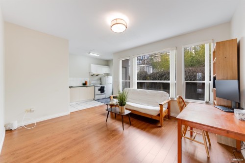 5177 Carson Street, Burnaby, BC - Indoor Photo Showing Living Room