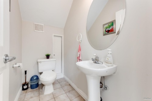 5177 Carson Street, Burnaby, BC - Indoor Photo Showing Bathroom