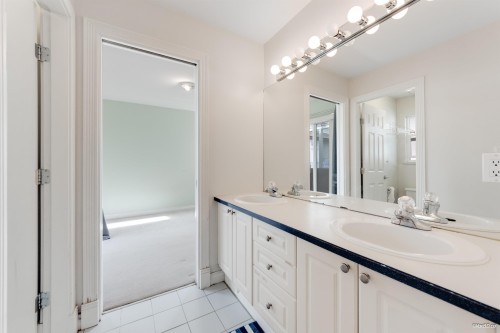 5177 Carson Street, Burnaby, BC - Indoor Photo Showing Bathroom